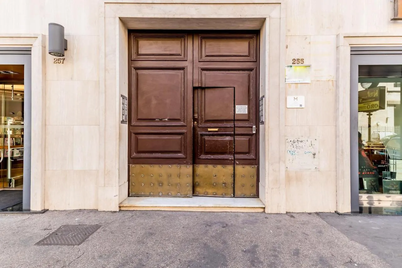 Bbhome Elegant Apartment In Front Of Termini Station Rome