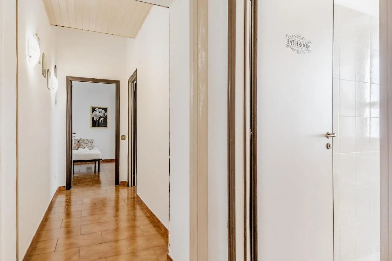 Bbhome Elegant Apartment In Front Of Termini Station Rome 0*,  Italy