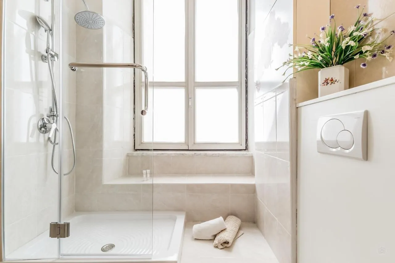 Bbhome Elegant Apartment In Front Of Termini Station Rome