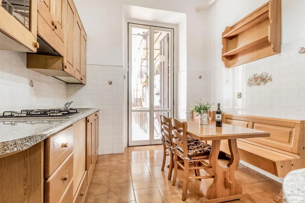 Bbhome Elegant Apartment In Front Of Termini Station Rome Italy